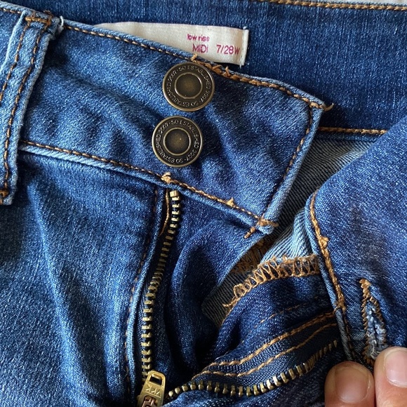 So Low Rise Midi Denim Shorts 7/28 - Picture 2 of 9